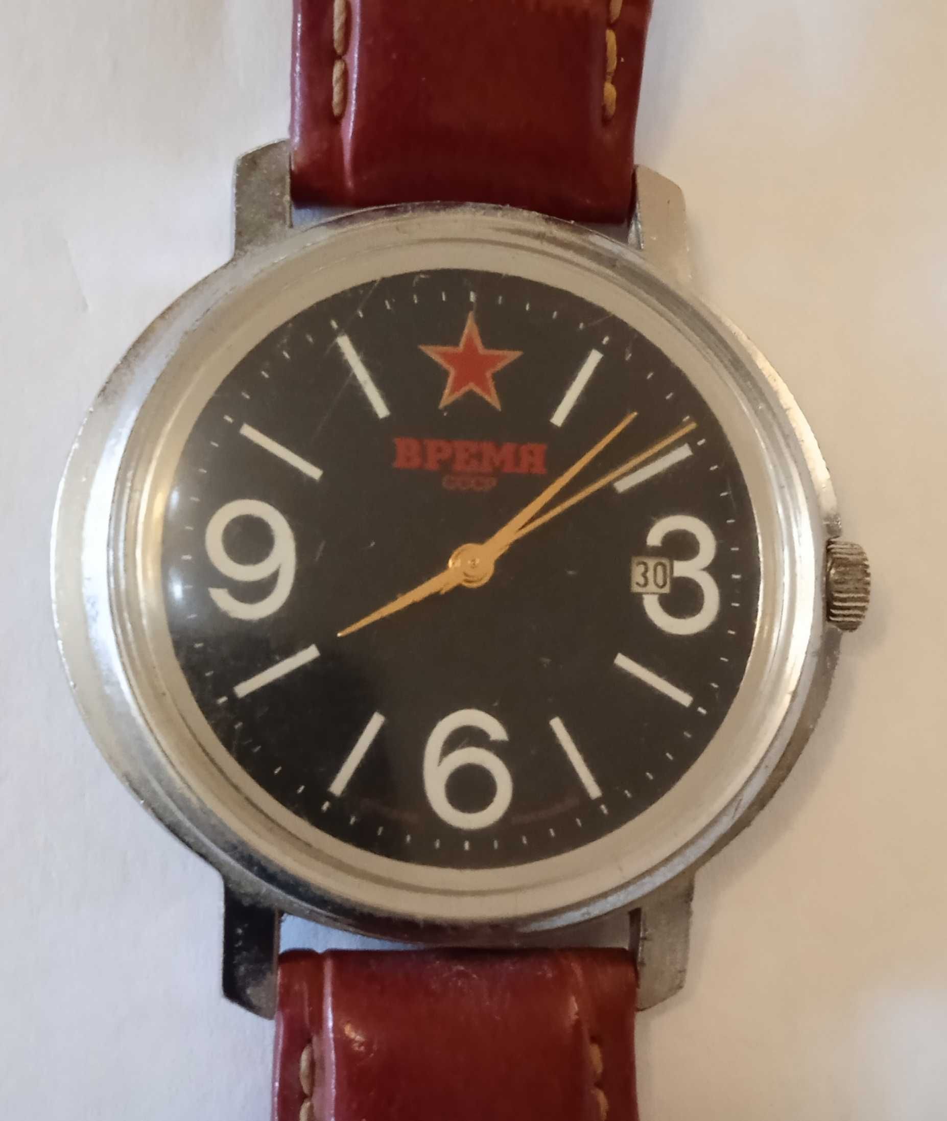 Antigo relógio Soviético MPEMR a corda