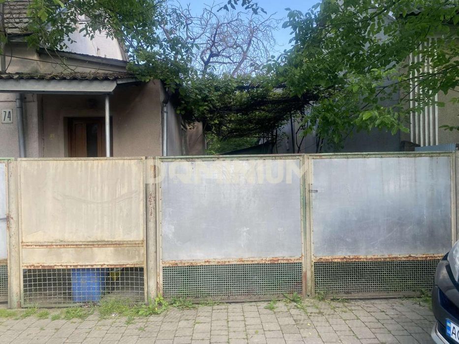 Продається будинок у м. Хуст