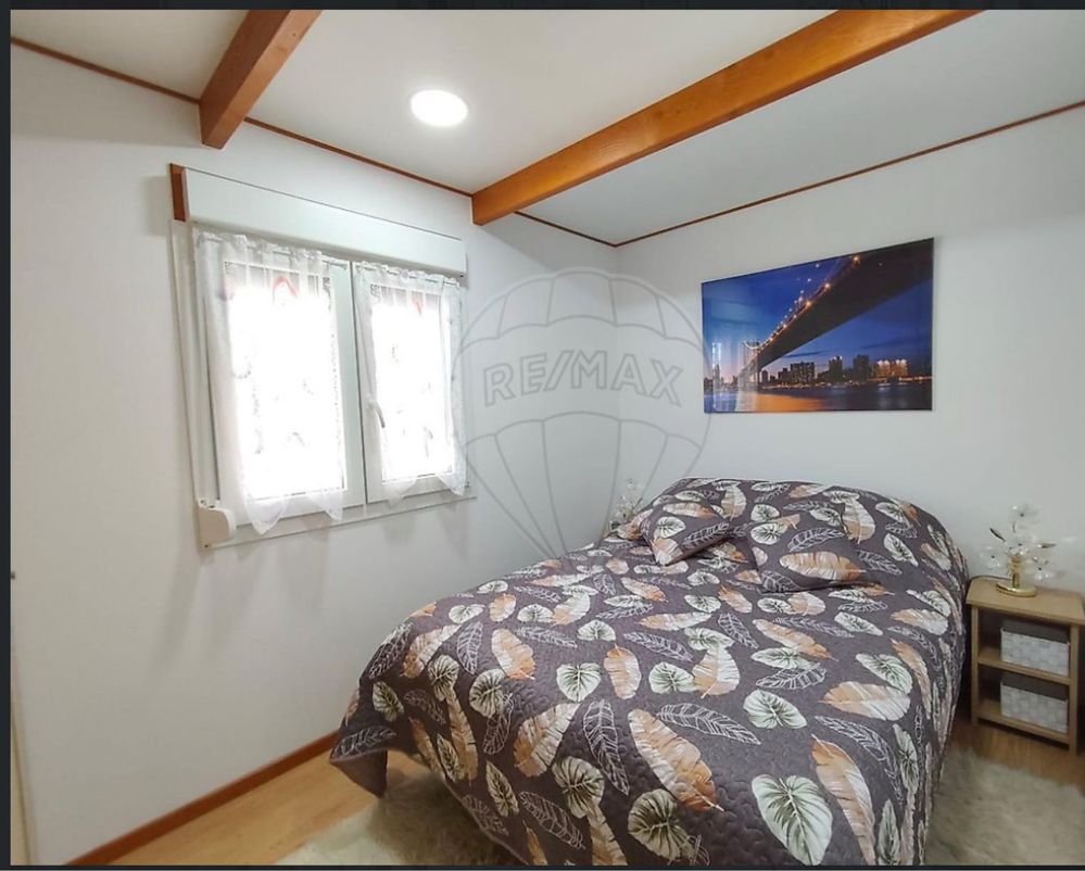 Terreno urbano 376 m2 com piscina e casa Diff