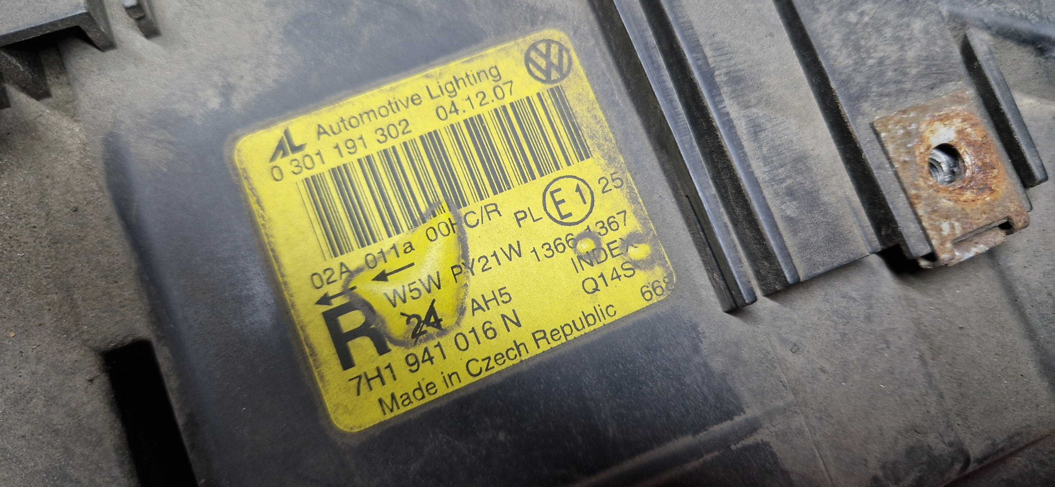Lampa prawy przód VW T5 Transporter
