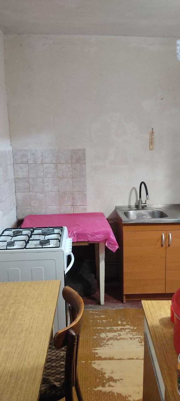 ПРОДАЮ 2-ком.Кв. Кирпич.Дом 48м2. Кухня 12м2 М/п окна. Хор.Сост.СРОЧНО
