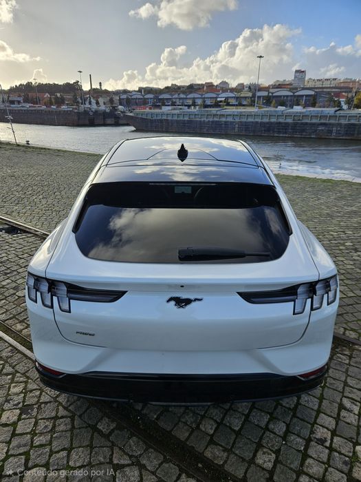 Ford Mustang Mach 75.7 kWH Premium AWD