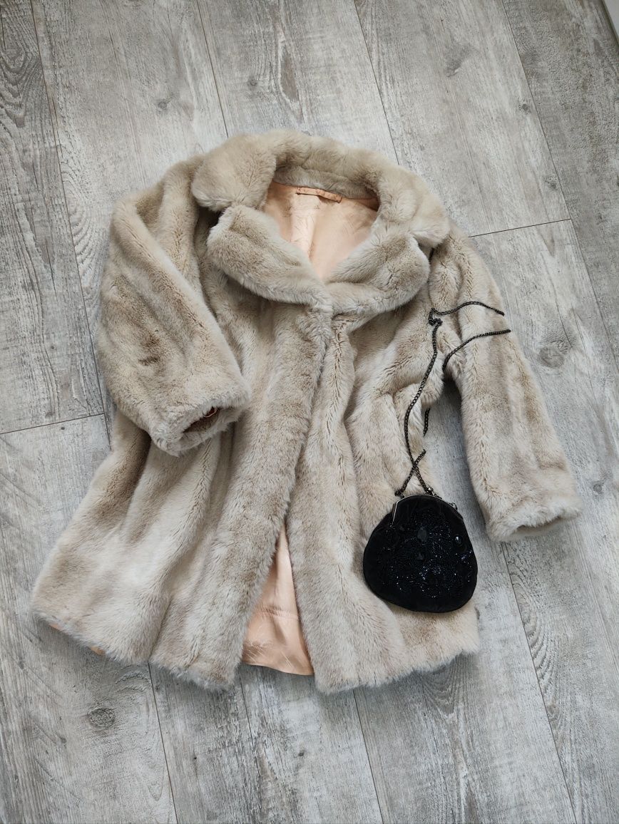 Eleganckie futerko damskie 42 XL beżowe