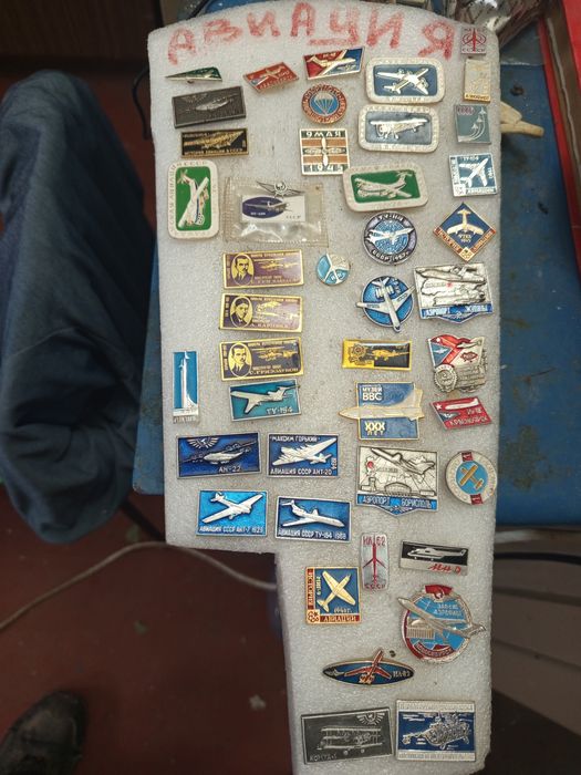 Продам значки Авиация оптом.