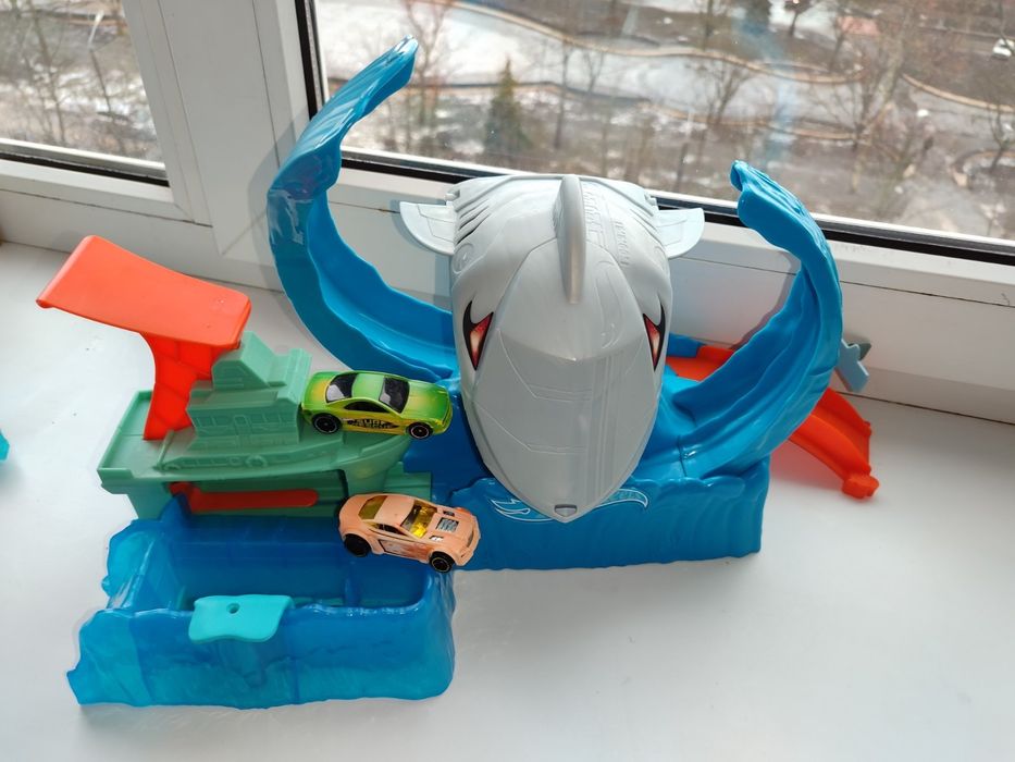 Трек хот ВИЛС голодная акула