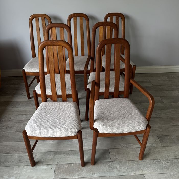 Zestaw duńskich krzeseł z lat 60./70. – teak