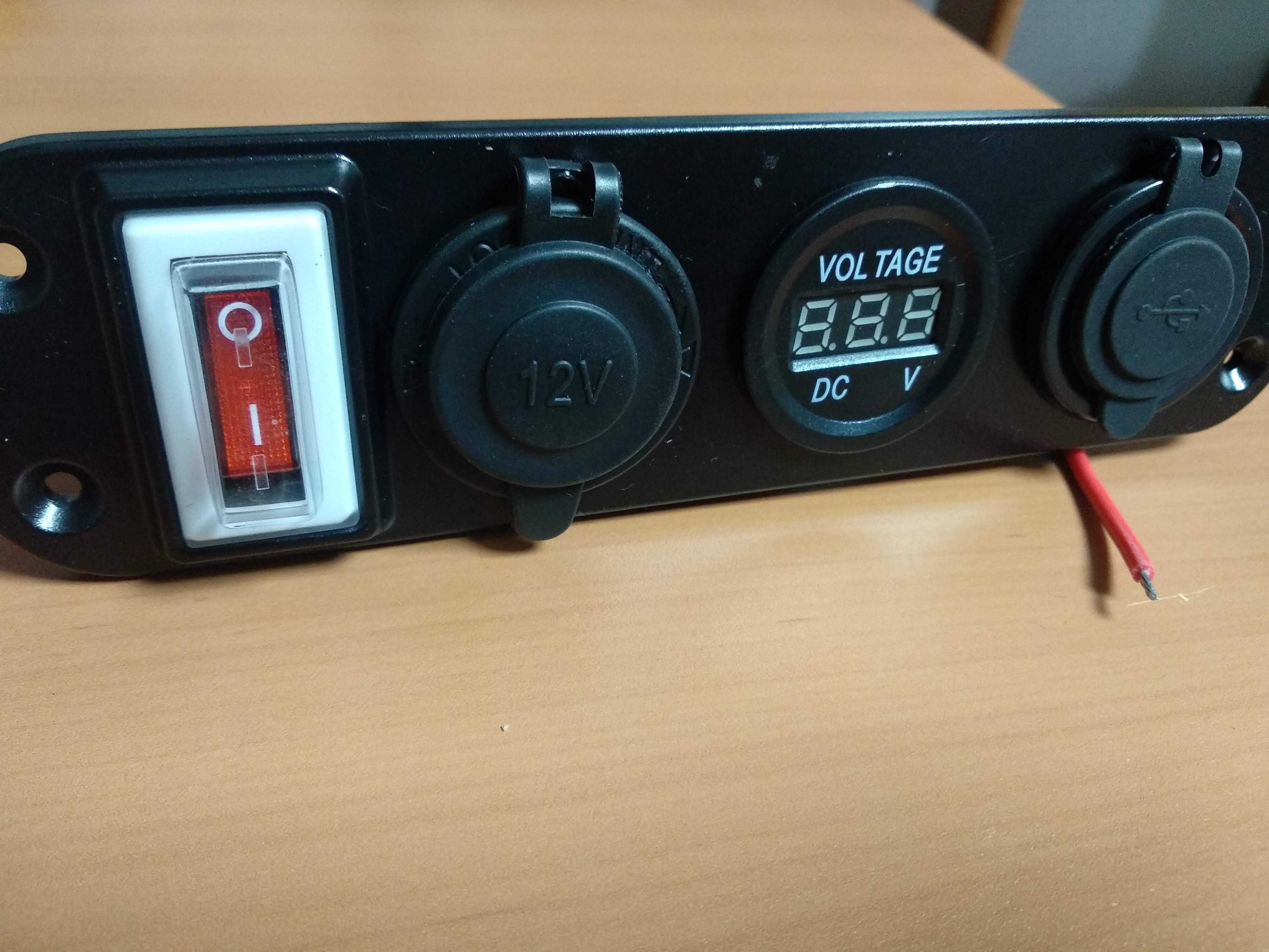 [NOVO EM STOCK] Carregador digital 4 em 1, 12-24 V DC, duas portas USB
