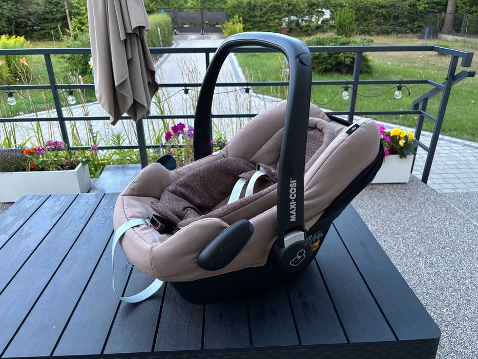 Nosidełko MaxiCosi Rock plus baza