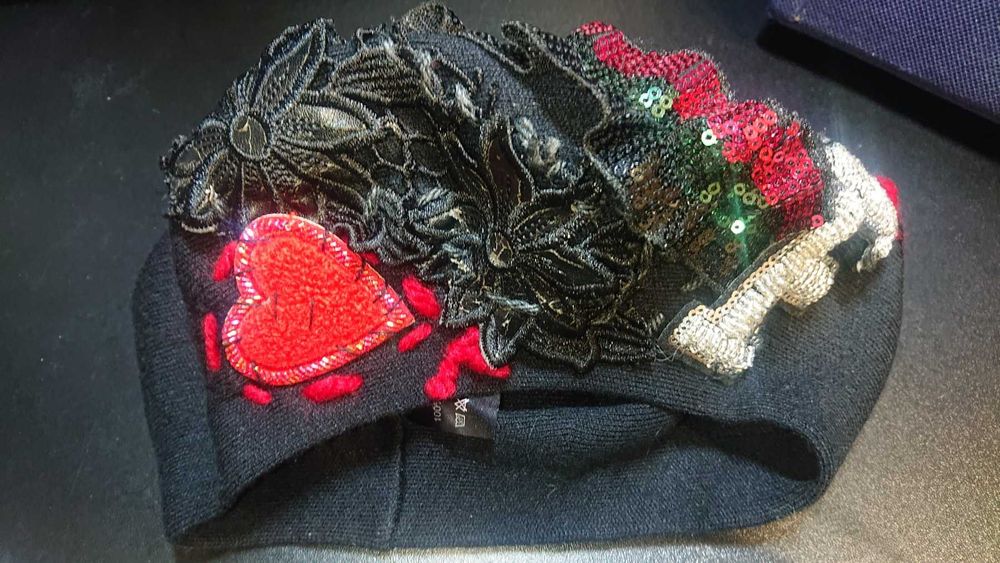 Берет жіночій із ручним дизайном, Італія