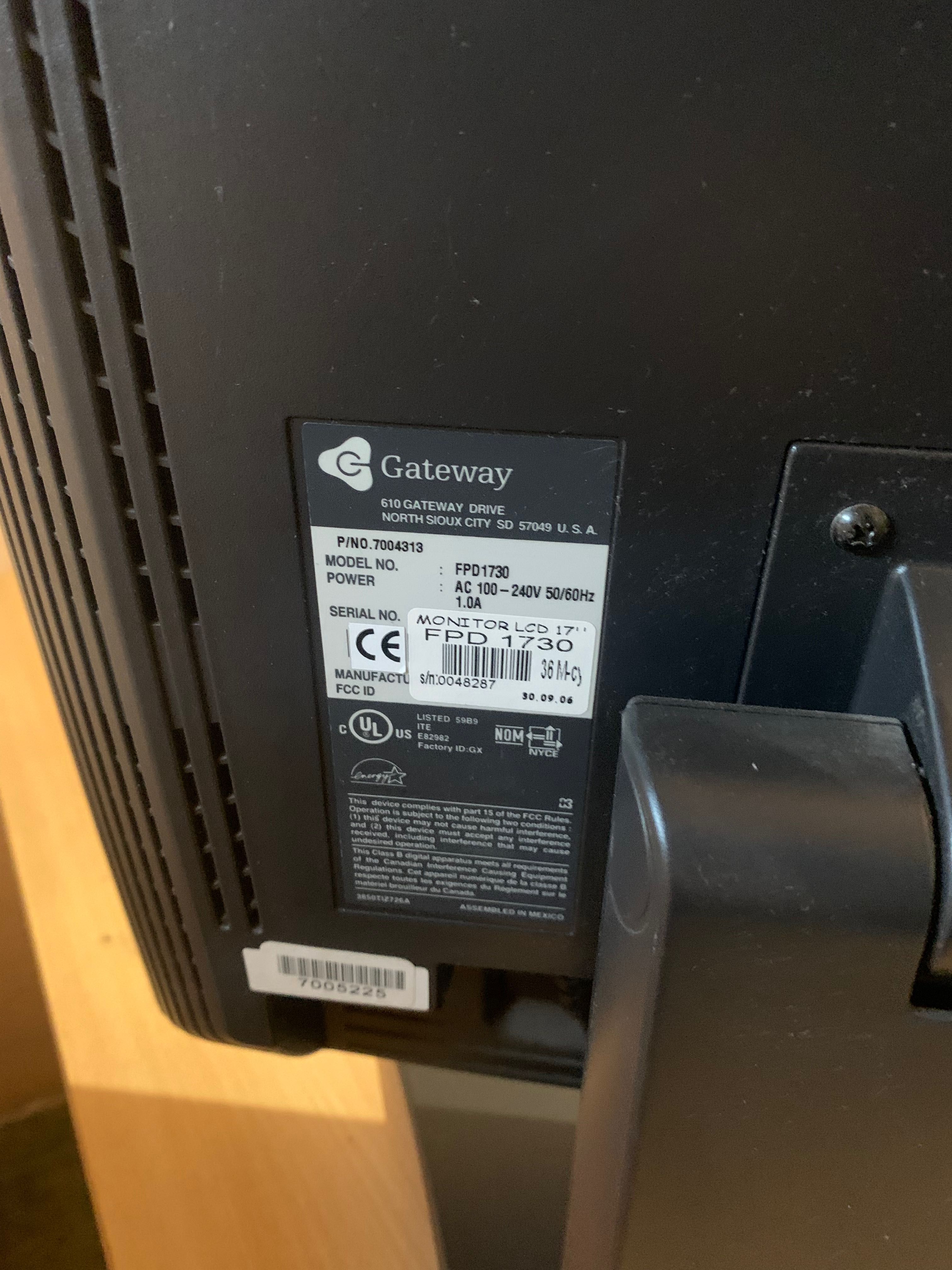 Monitor czarny gateway fpd1730 komputer