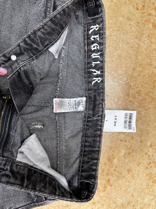 Продам джинси next