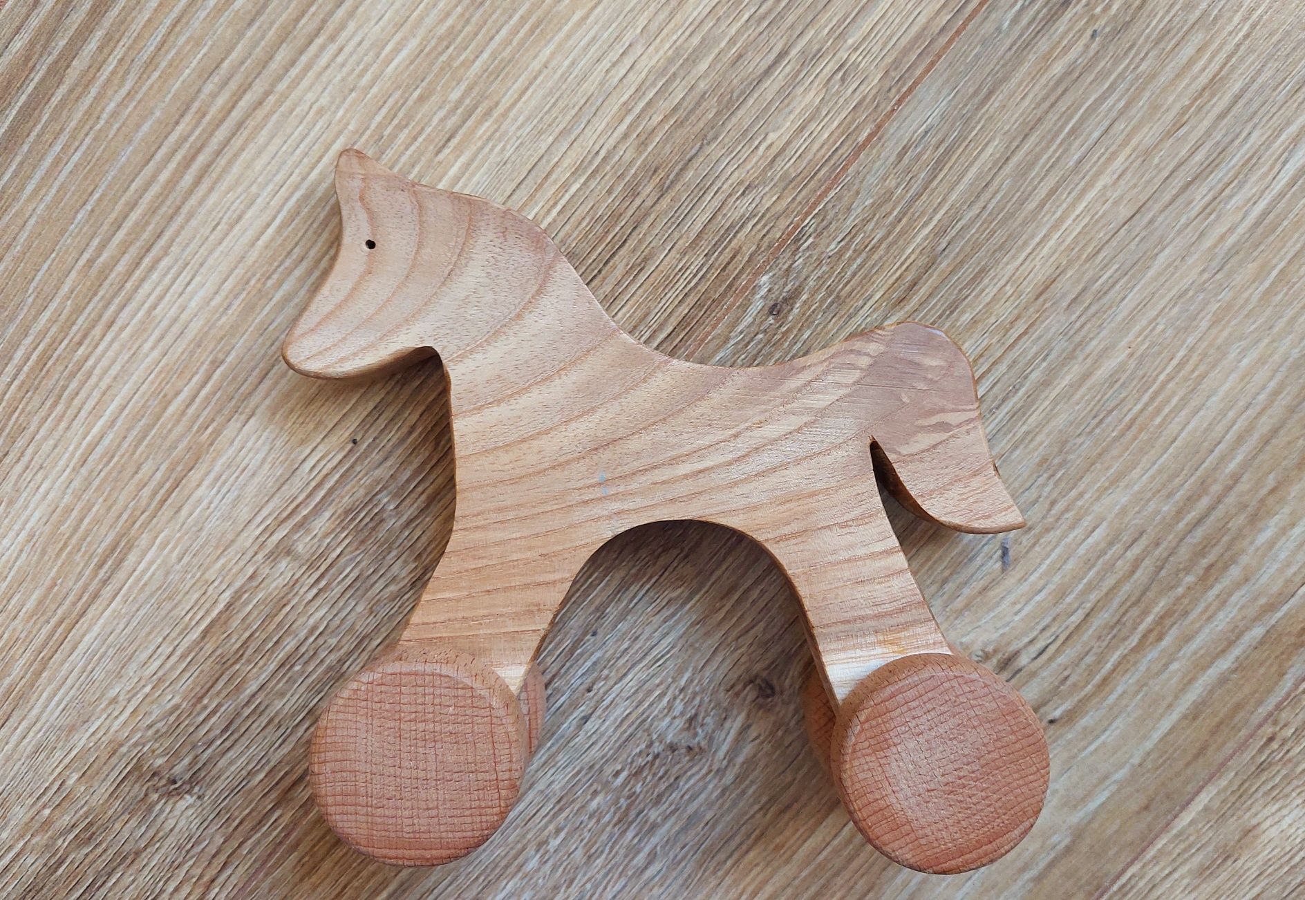 Koń konik drewniany zabawka na kółkach Handmade