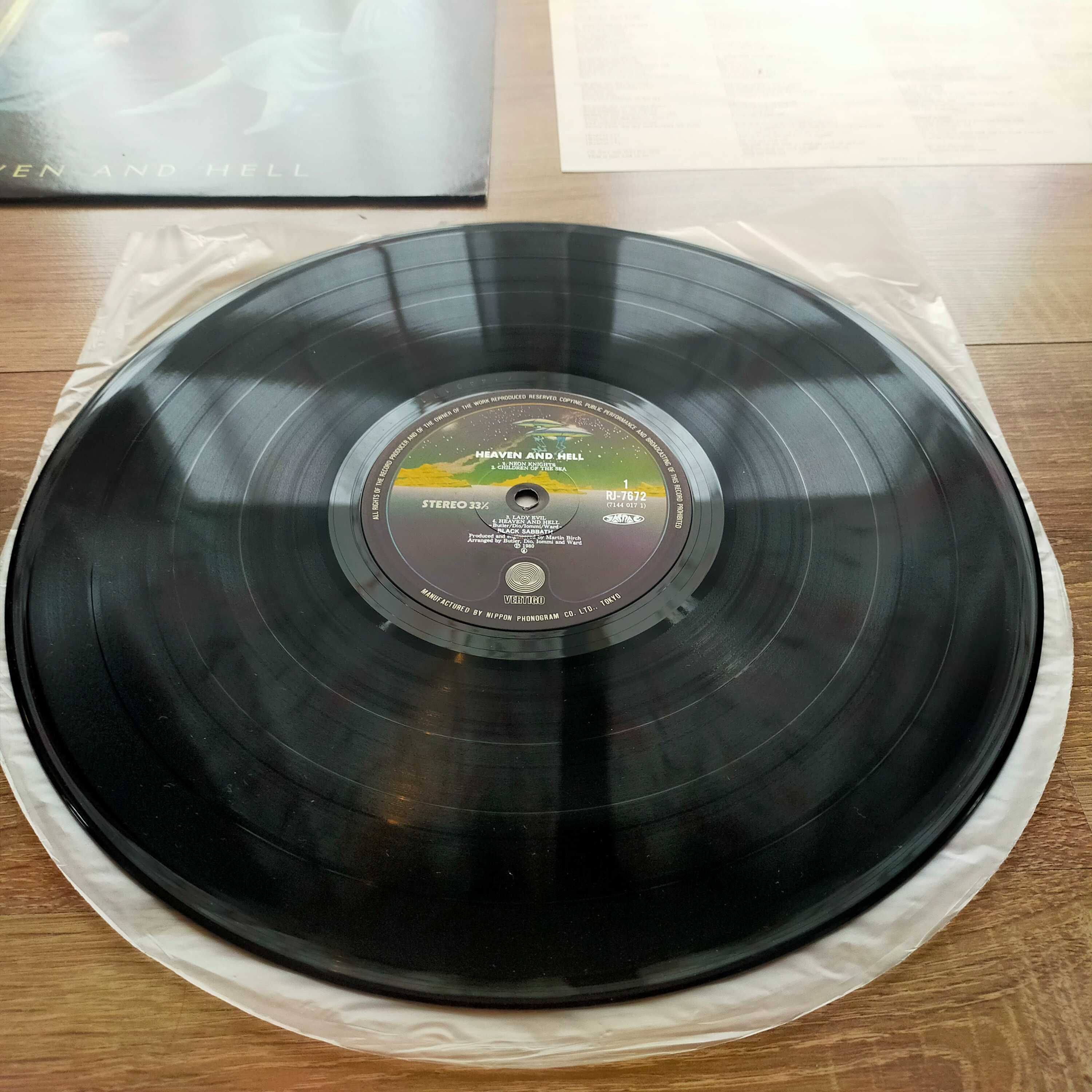 Black Sabbath – Heaven And Hell LP Japan OBI NM