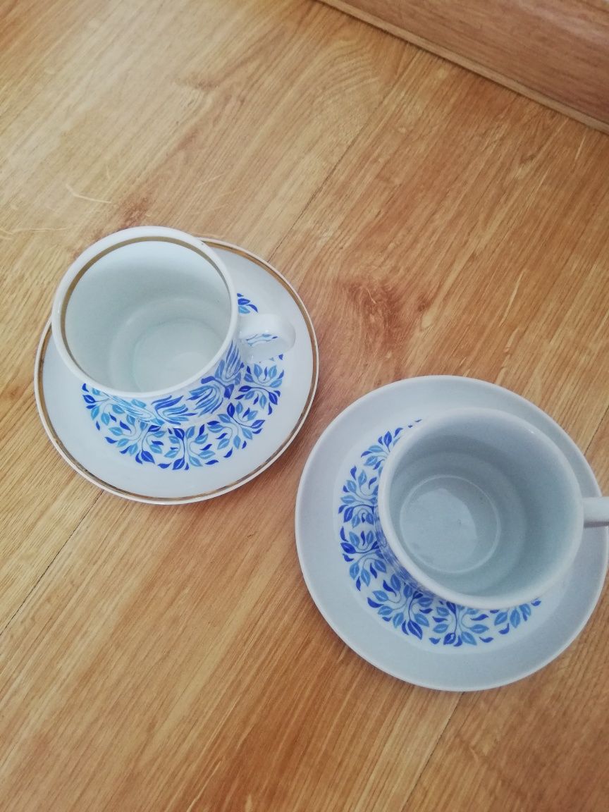 Dwie filiżanki porcelanowe z podstawkami Chodzież PRL