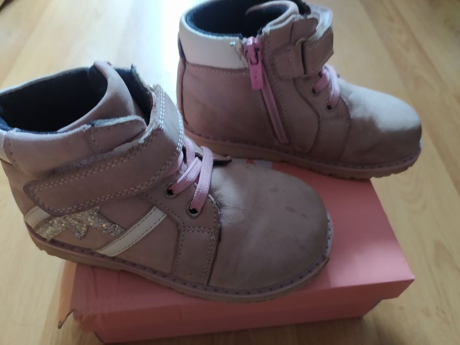 Продам демисезонні ортопедичні чобітки на дівчинку
