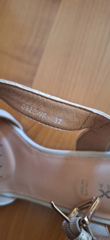 Sandálias novas  Geox tamanho 37