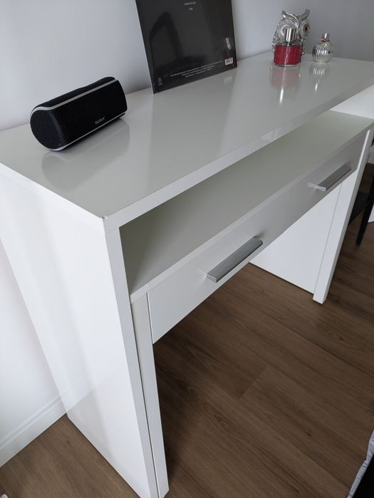 Secretária extensível ou consola branca