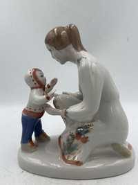 Figurka porcelanowa Matka z dzieckiem połonne ukraina