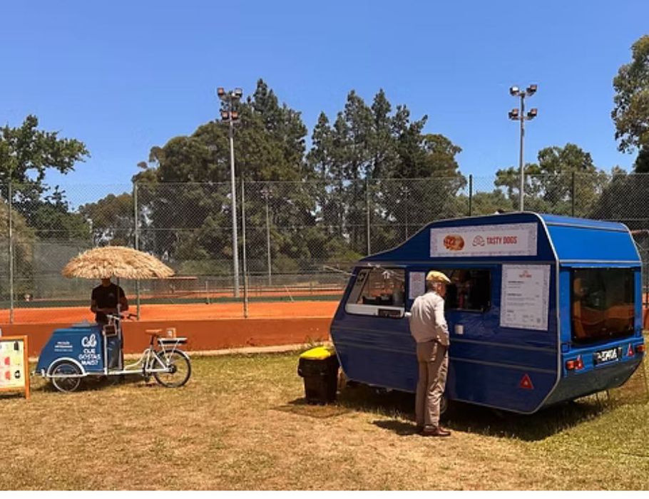 Food Truck / Roulote Surf – Totalmente Equipado – Pronto a Trabalhar!