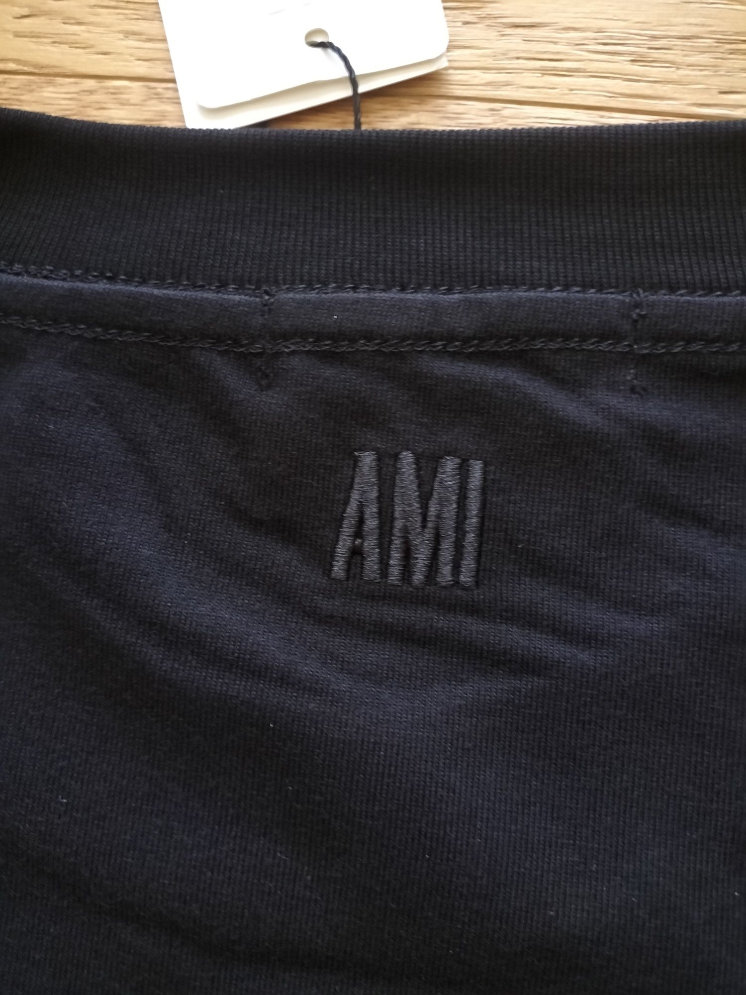 Ami Paris T-shirt Perfeita Para o verão