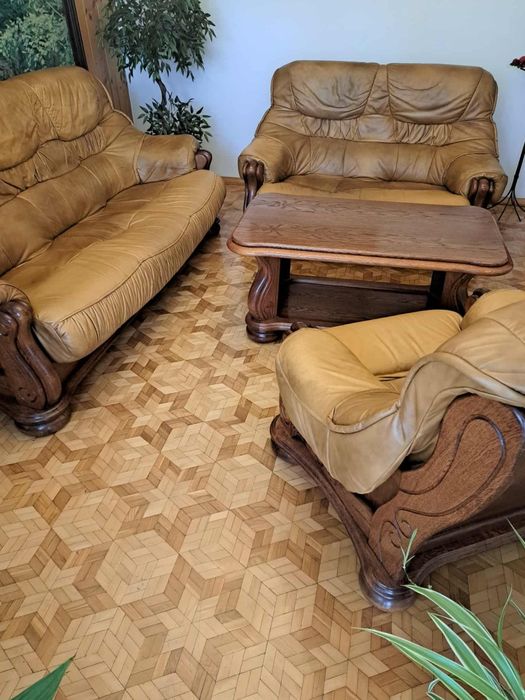 Wypoczynek skórzany, ława i szafka rtv