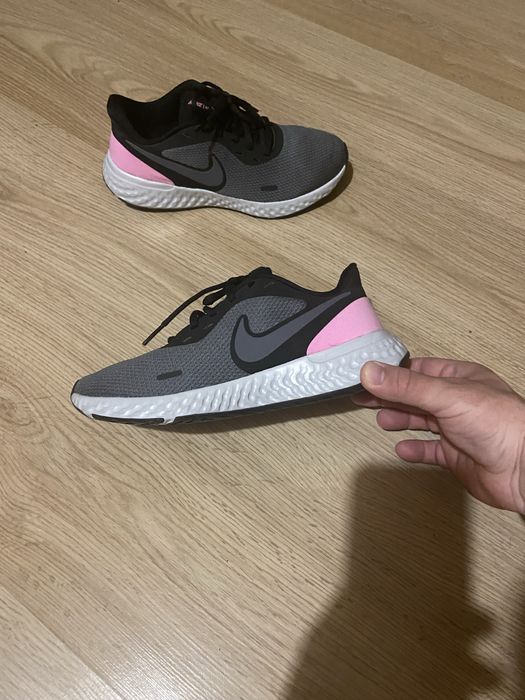 Кросовки Nike Wmns Revolution 5 ориг