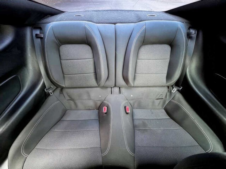 Ford Mustang V6      2017