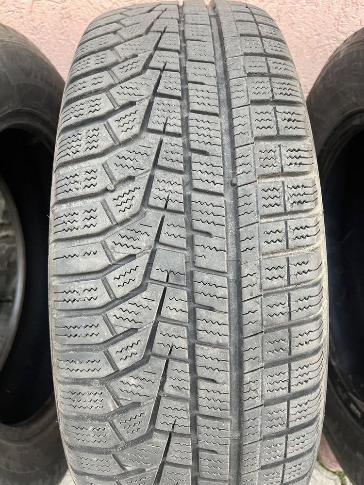 Зимова резина HANKOOK Winter I*cept Evo 2 Suv  W320 215/65R17