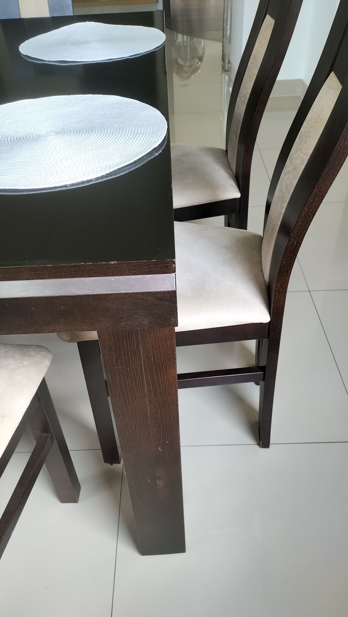 Stół z krzesłami zestaw