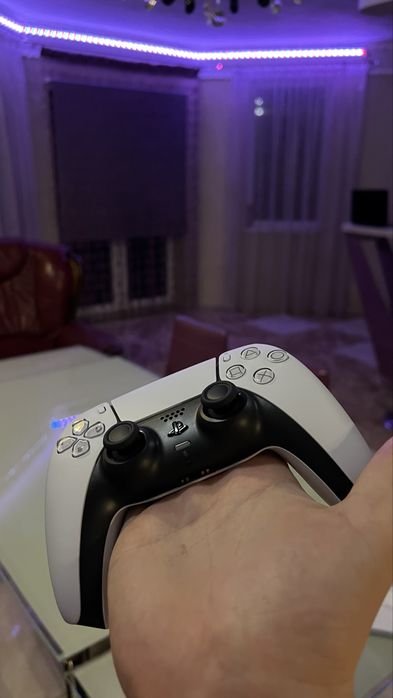 Продам джойстик dualsense Playstation 5 white