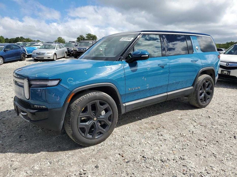 2025 Rivian R1s Adventure
