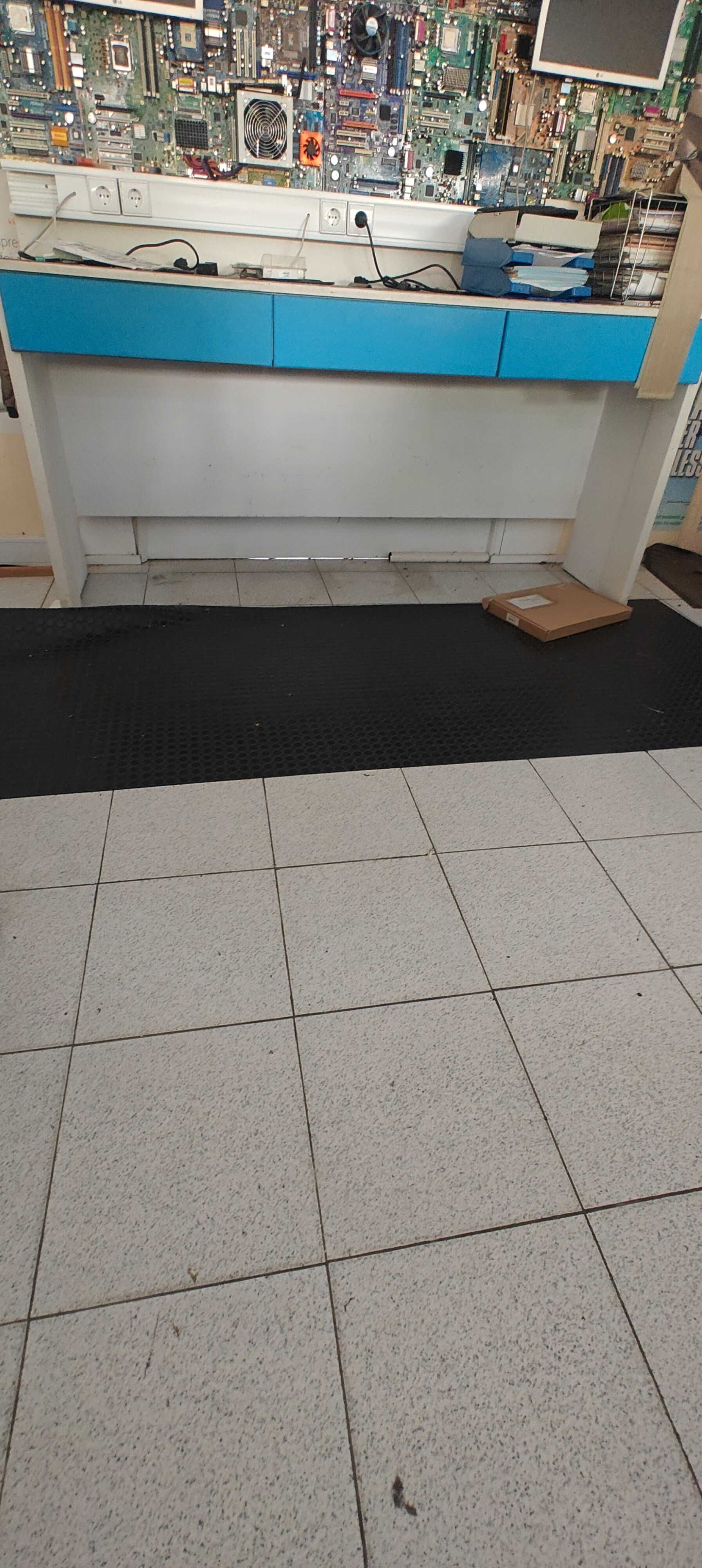 Móvel oficina com gavetas