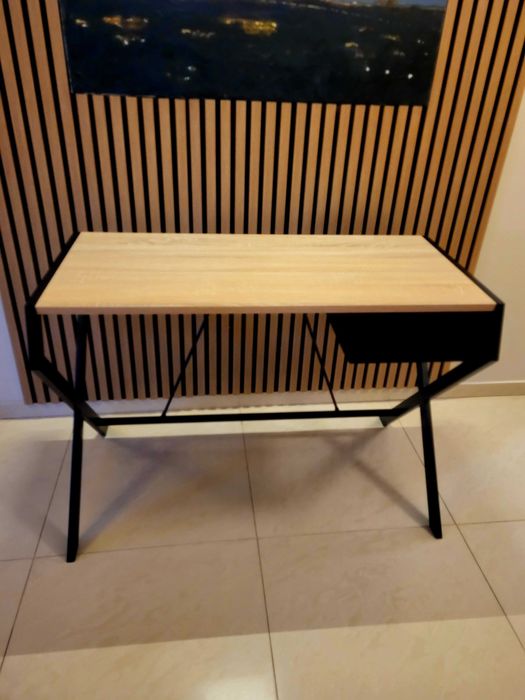 Biurko VOX młodzieżowe, komputerowe. Jak nowe! Szerokość 104 cm