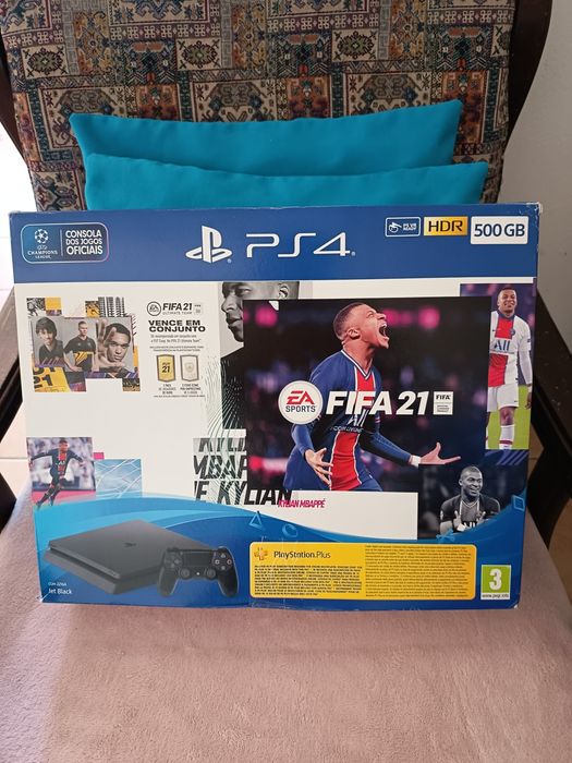 PS4 Slim 500GB + 2 Comandos + FIFA 21 - Excelente Estado