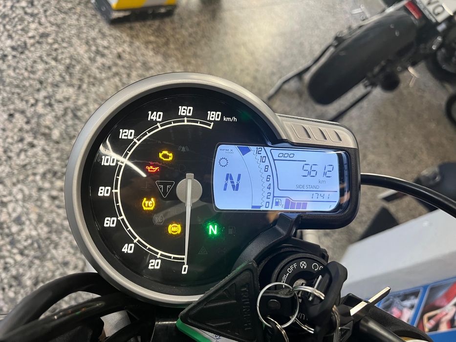 Triumph Bonneville Scrambler 400 de 2023 Apenas 5700 Kms