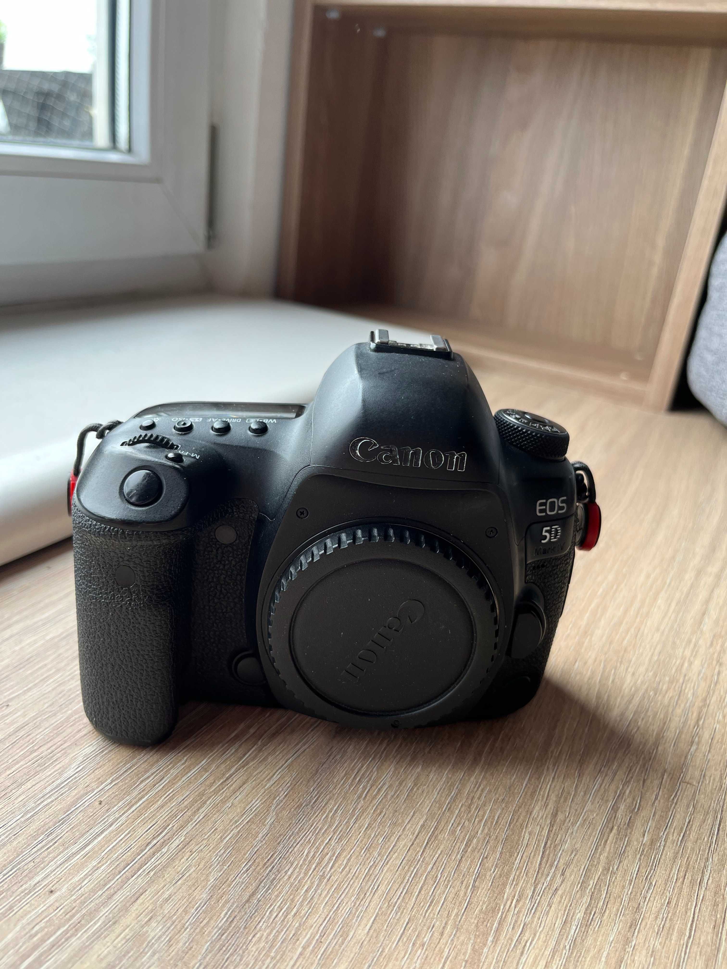 aparat Canon EOS 5D Mark IV + 4x Bateria + 4x CF &SD Cards