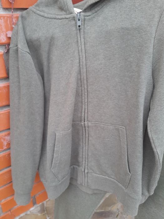 Спортивный костюм на 140 см , фирмы F&F, состояние отличное