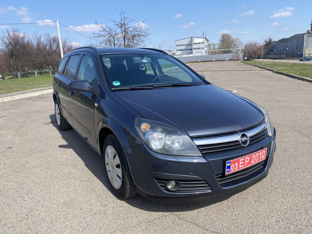 Опель Астра Н автомат 1.8