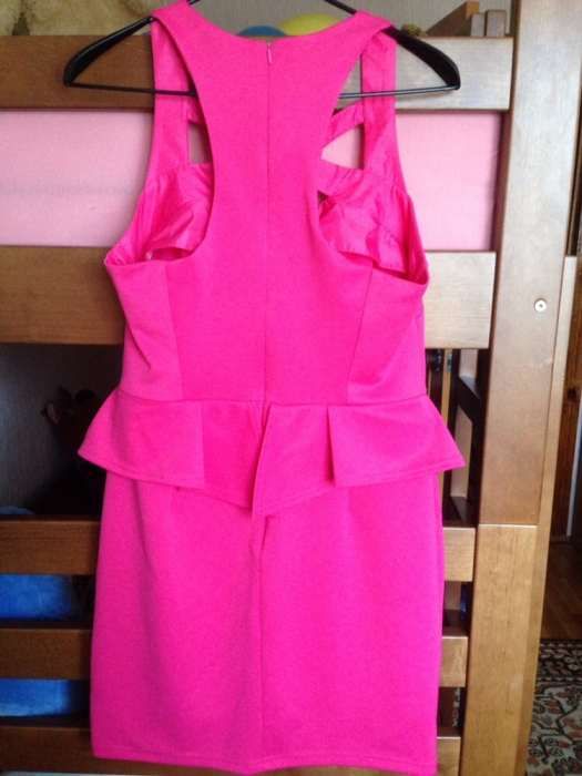 Стильное розовое летнее праздничное платье ATMOSPHERE новое (48-50)