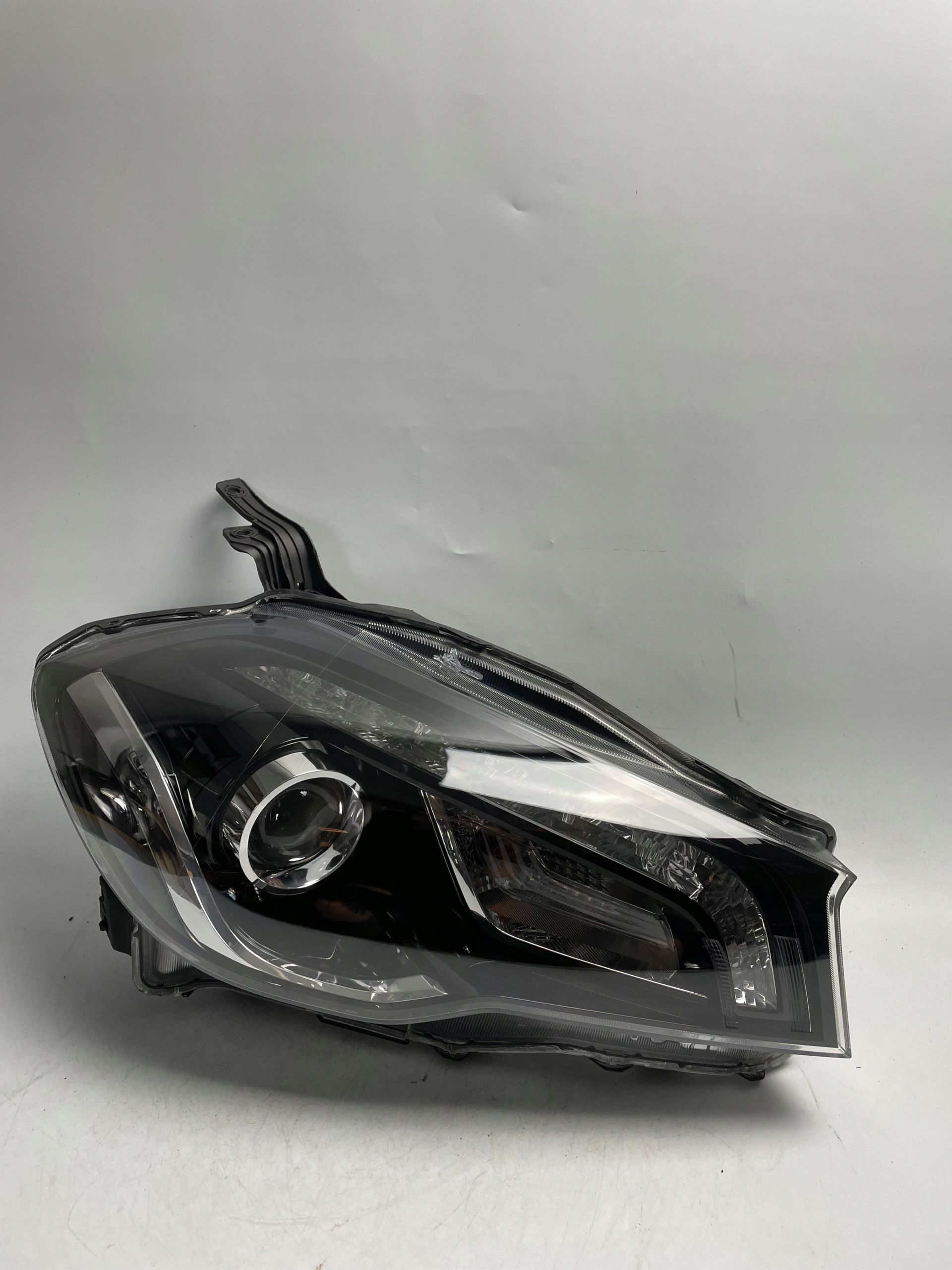 Lampa prawa Suzuki  SX4 II S-Cross LED