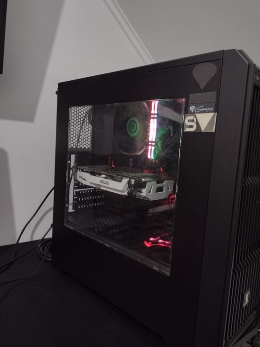 Komputer Gamingowy z Monitorem