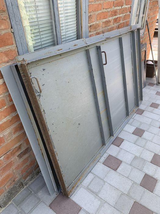 Врота гаражні б/в 2300/2000мм - 5000грн.