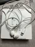 Гарнітура APPLE EarPods with Mic Lightning