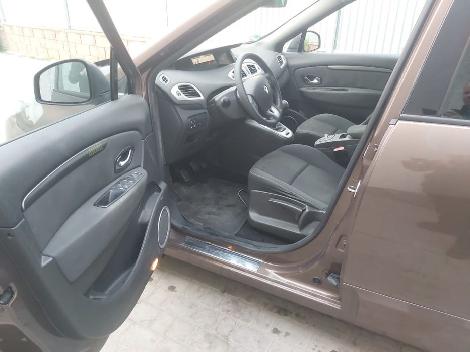 Renault megane scenic 2010
