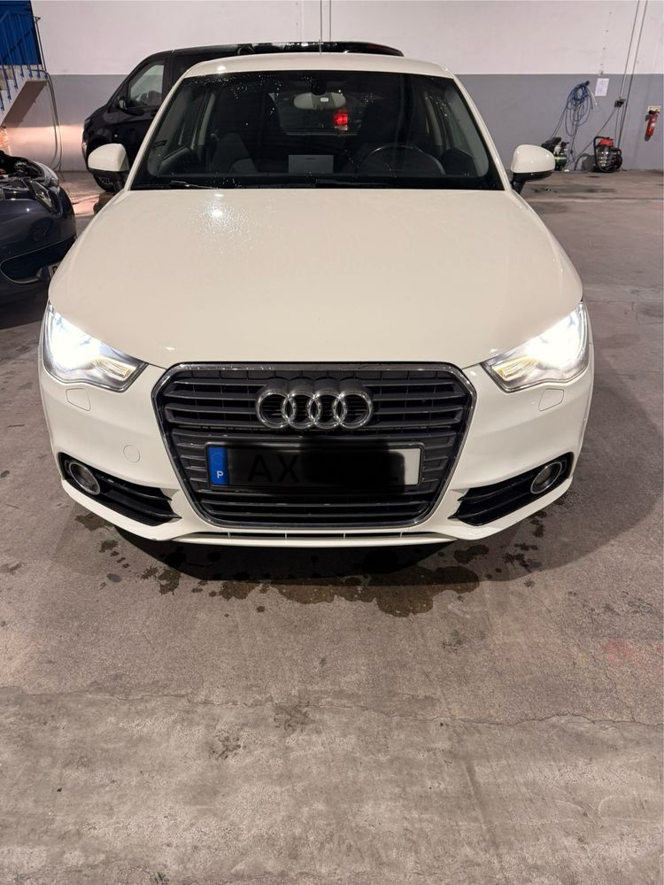 Audi A1 1.6 TDI - 2012 - Branco - 2 Portas