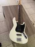 Baixo elétrico Marcus Miller v3 AWH 2nd gen