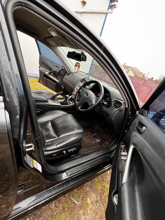 Lexus is 220D, срочно