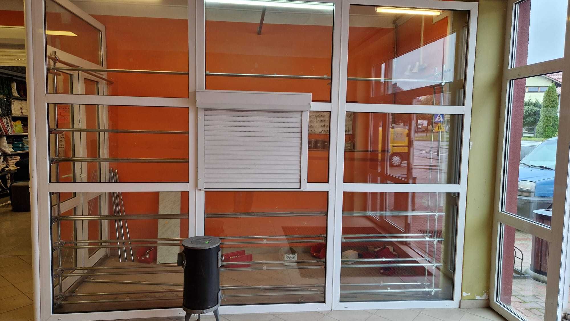 Kiosk Stoisko zabudowa oszklona z drzwiami