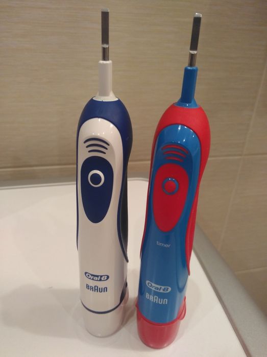 Щетка электрическая Oral - В с таймером.