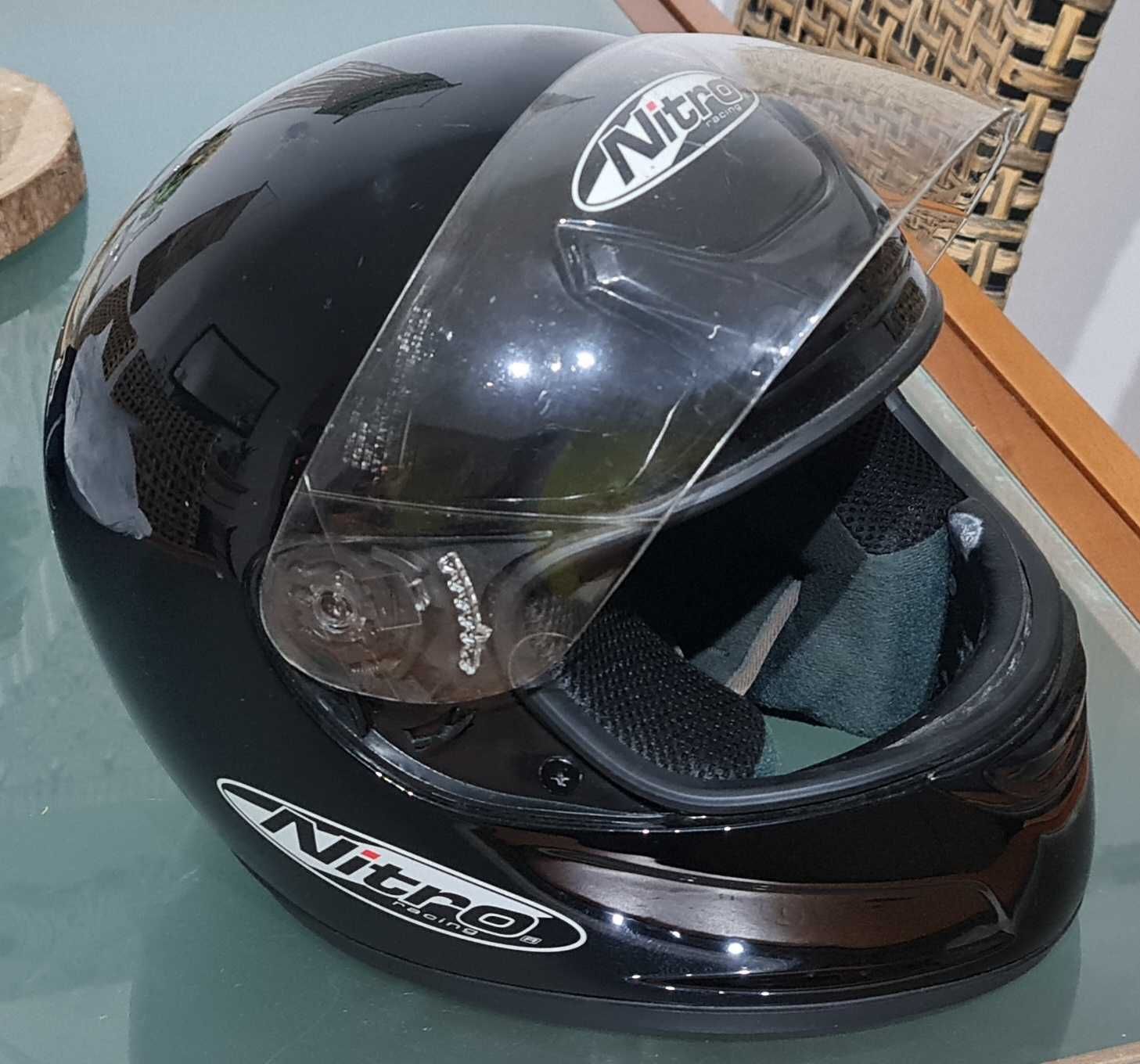 Capacete Alemão novo juntamente com Outro Capacete usado